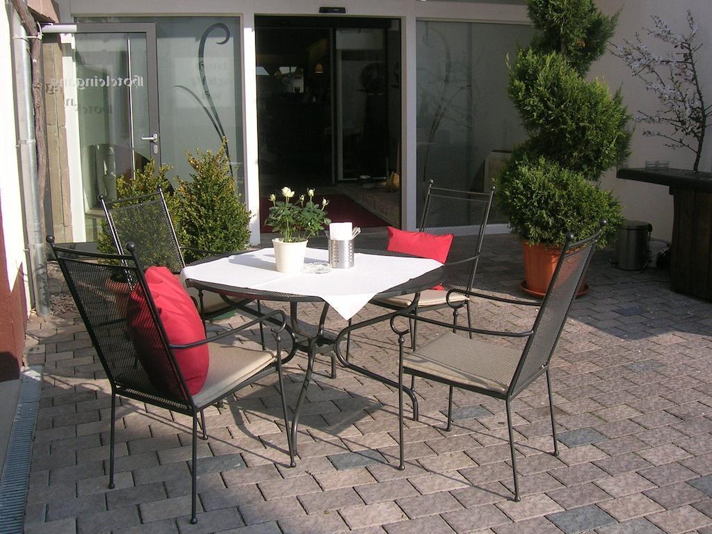 Hotel-Restaurant Pfaelzer Hof Edenkoben Exterior foto